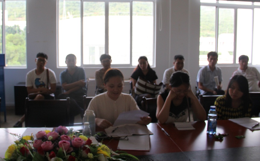 yl8cc永利官网召开“师德师风建设”座谈会，签署《师德承诺书》