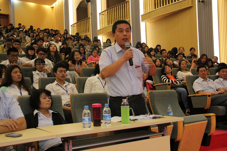 中国社科院学部委员李景源先生应邀来公司讲学